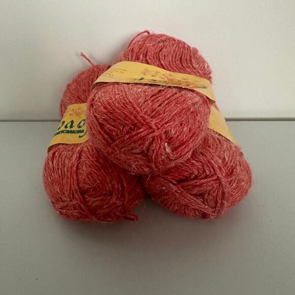 Lot of 3 Red Vintage Reynolds Clover Yarn Linen Light Worsted 135 yards 1.75oz - Picture 6 of 7